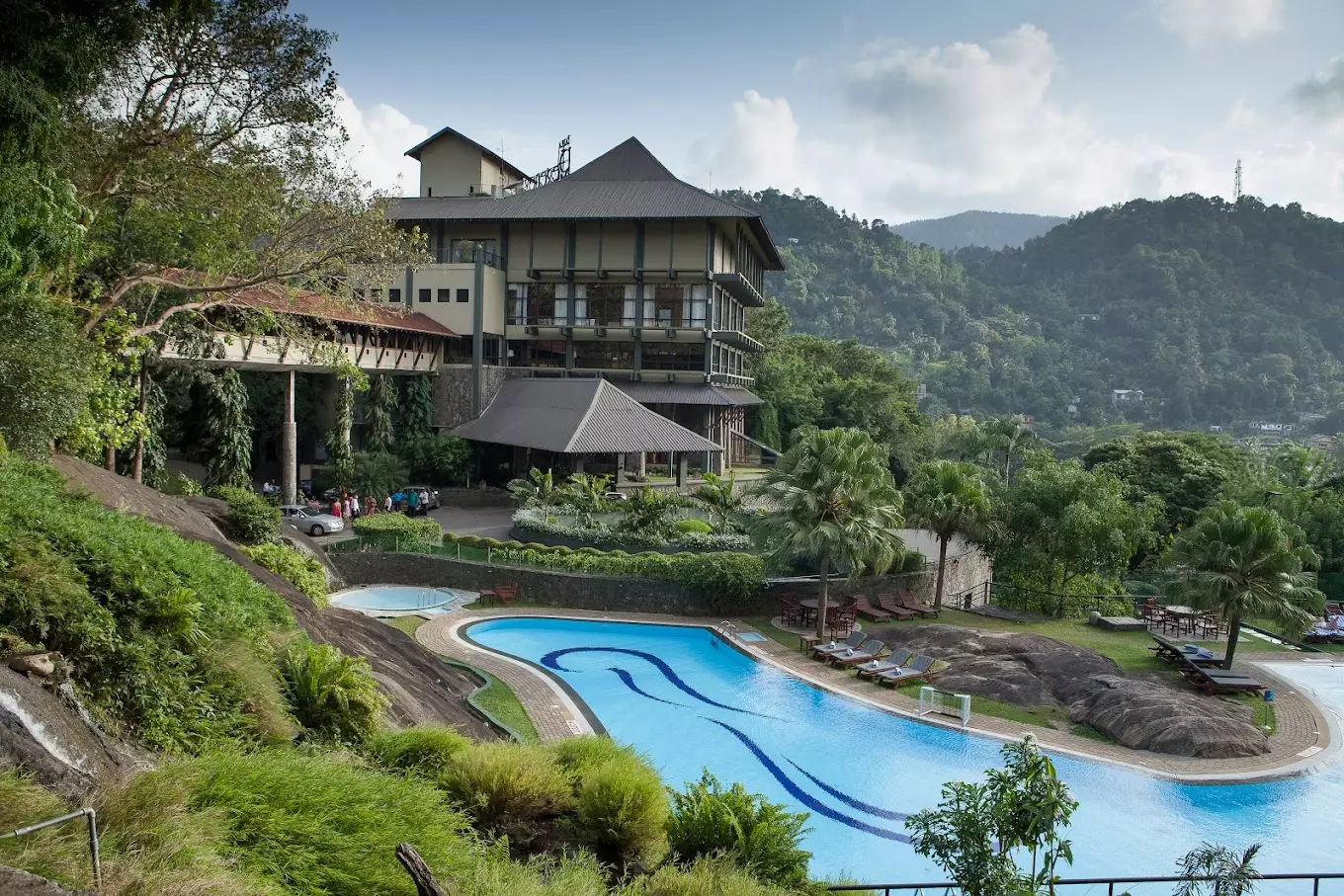 هتل ارل رجنتسی کندی