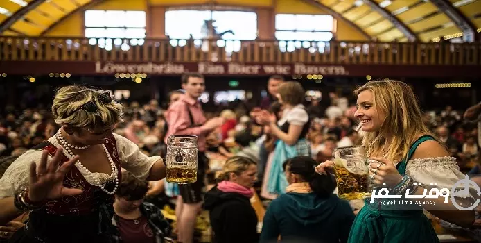 جشنواره اکتبر , وقت سفر