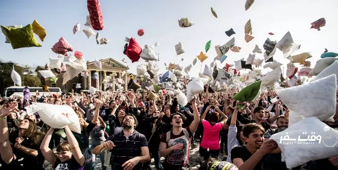 جشنواره جنگ بالش ها , وقت سفر