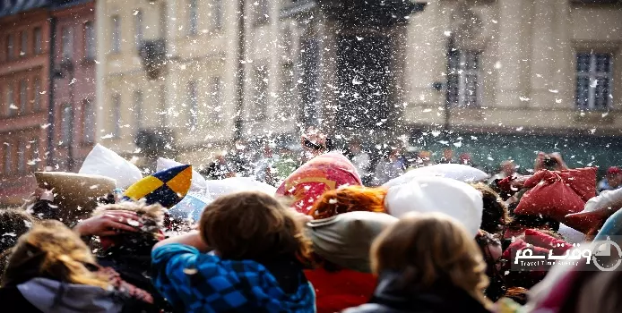 جشنواره جنگ بالش ها , وقت سفر