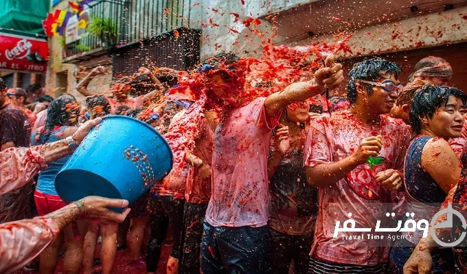 جشنواره لاتوماتینا , وقت سفر