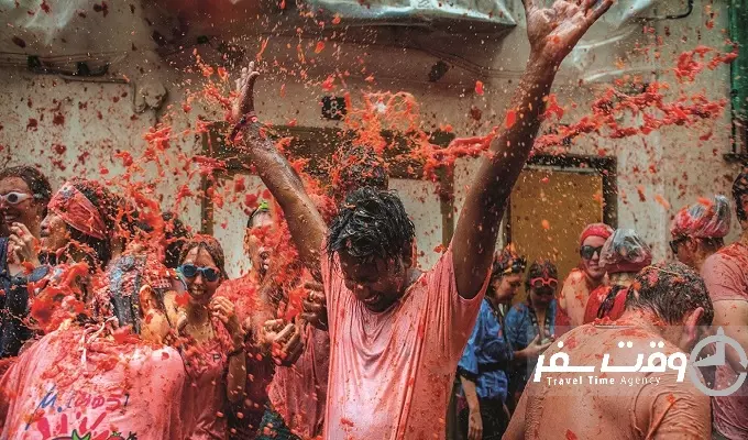 جشنواره لاتوماتینا , وقت سفر