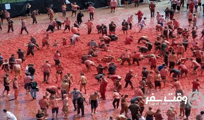 جشنواره لاتوماتینا , وقت سفر