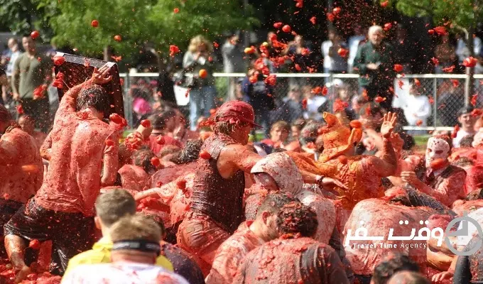 جشنواره لاتوماتینا , وقت سفر