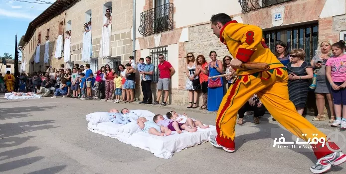 جشنواره پرش از روی نوزادان در اسپانیا , وقت سفر