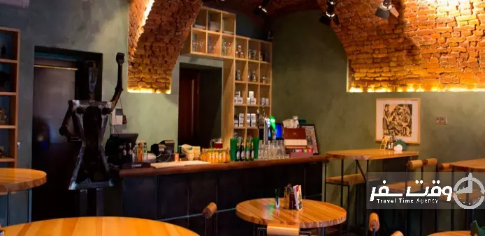 رستوران پلمنیا , وقت سفر