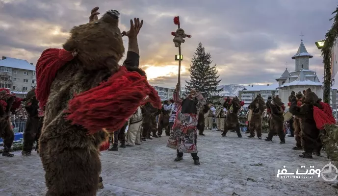 رقص خرس . وقت سفر