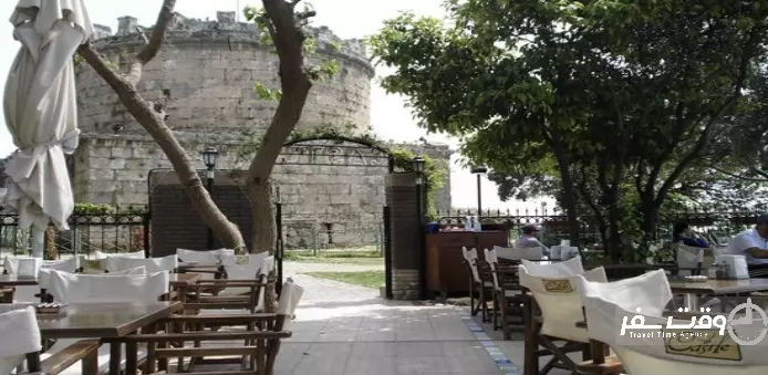 کستل کافه بار , وقت سفر