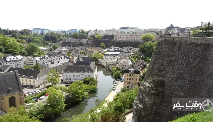 دیوار کرنیش , وقات سفر